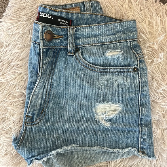 BDG  HIGH RISE short 💙❤️ - Picture 4 of 4